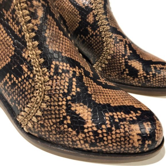 Chelsea & Violet Womens CV Lucy Ankle Zip Boot 6.5 - Picture 4 of 10